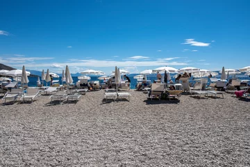 Photo sur Aluminium Plage de la Corne d'Or, Brac, Croatie Célèbre Zlatni Rat, plage de sable sur la magnifique île de Brac, Croatie, l& 39 une des plages croates les plus célèbres, pleine de touristes
