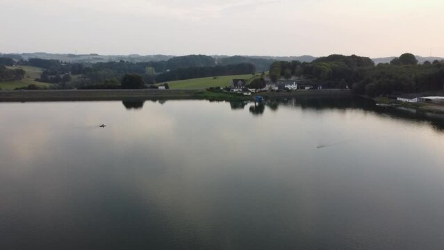Bevertalsperre n&auml;he H&uuml;ckeswagen - See im Sp&auml;tsommer - Drohne
