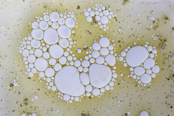 Reaction of liquid bubbles