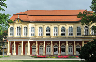 Fototapeta na wymiar Schlossgartensalon und Orangerie in Merseburg