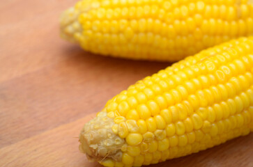 yellow corn on the cob