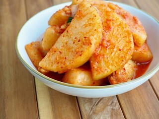 한국의 전통음식 신선한 무 김치