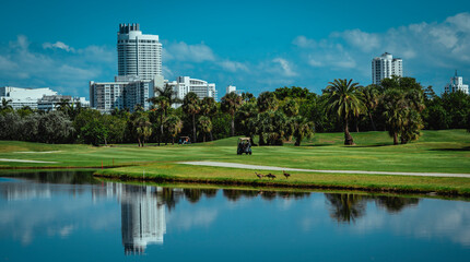Fototapeta na wymiar reflections lake golf course Miami Beach 