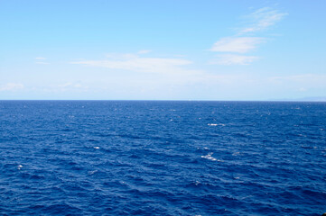 Obraz premium 沖縄県読谷村 残波岬 青い海原 水平線