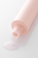 化粧品・乳液のボトル