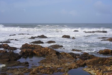 Fototapeta na wymiar Felsige Küstenlandschaft des Atlantik bei Porto
