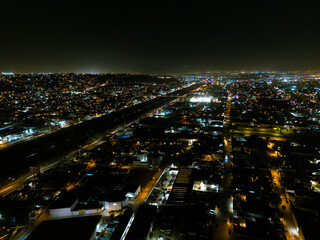 Fototapeta premium fast track in tijuana at night II