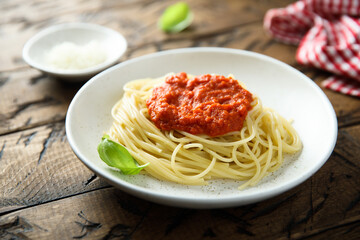 Spaghetti with tomato sauce