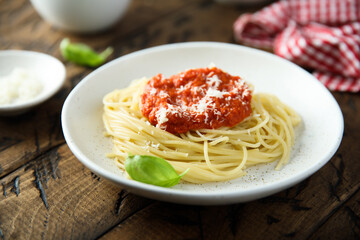 Spaghetti with tomato sauce