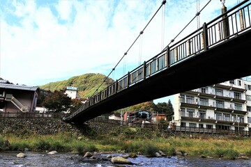 栃木県塩原温泉の紅の吊橋