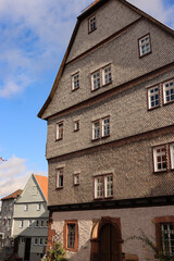 Fototapeta na wymiar Burgenstadt Schlitz; Giebel des historischen Benderhauses 