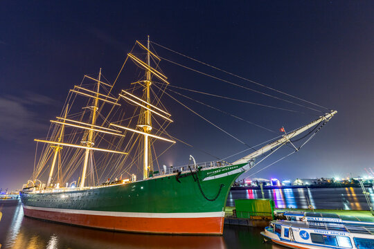 ship Rickmer Rickmers in Hamburg