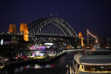 Fototapeta na wymiar city harbour bridge at night