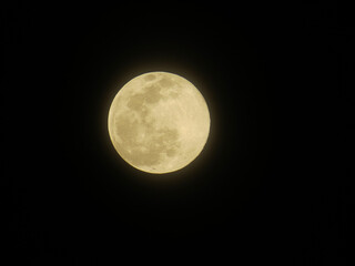 Full Moon in near plan