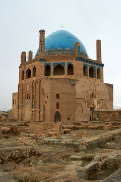 Soltanieh Dome	
