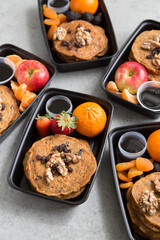 mealprep carrot cake pancakes