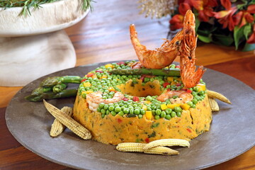 Prawn couscous with peas and other vegetables