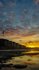 Littoral avec plage et reliefs sur la cote normande