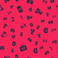 Obraz premium Set Photo camera, Movie clapper, Camera film roll cartridge and Cinema on seamless pattern. Vector