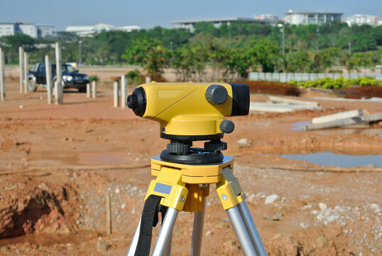 JOHOR, MALAYSIA -MARCH 28, 2015: A dumpy level, builder's auto level, leveling instrument, or automatic level is an optical instrument used to establish or check points in the same horizontal plane. 