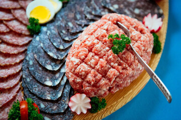 Mett und Wurst
