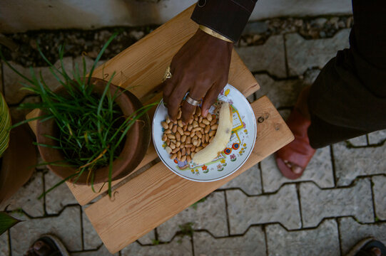a plate of groundnut and banana