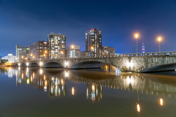 Obraz premium 萬代橋の夜景