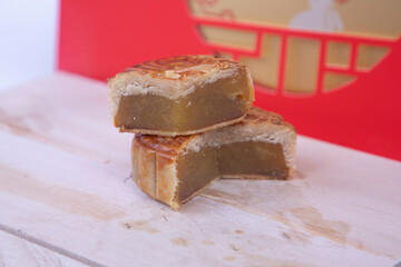 Mooncakes It is a popular dessert of Asian people.