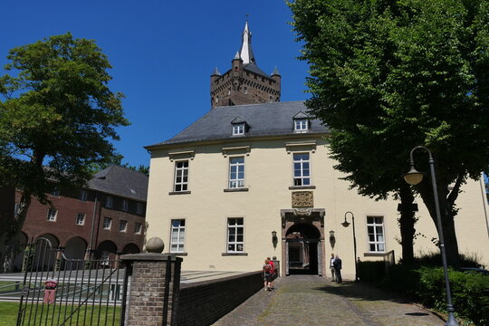 Schwanenburg Kleve mit Turm