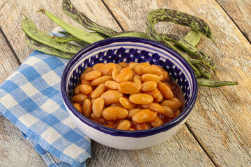 White bean in tomato sauce