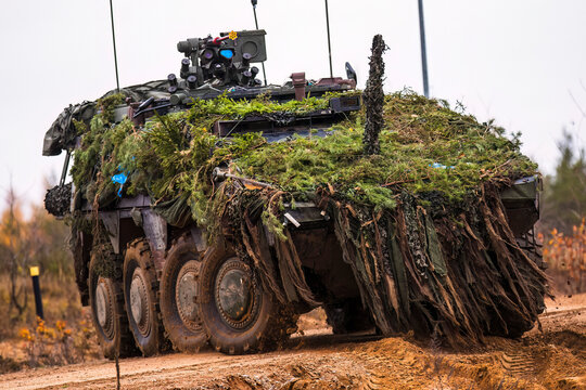 2022-10-29 Pabrade Lithuania
Dutch Army Boxer with FLW-200 remote weapon station