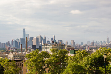 Fototapeta premium Manhattan taken from Sunset Park, Brooklyn, New York, on a sunny day
