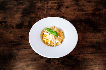 food, pasta, meal, dinner, dish, tomato, plate, cuisine, healthy, lunch, italian, gourmet, sauce, delicious, fresh, white, cheese, tasty, spaghetti, restaurant, chicken, Tagiatelle