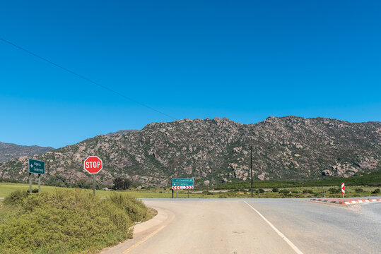 Junction between road N7 and the Algeria road