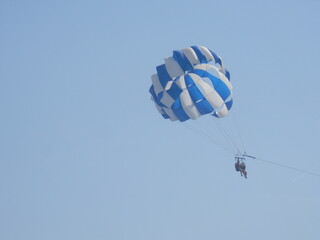 Parachute paragliding