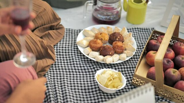 Breakfast on the Beach	
