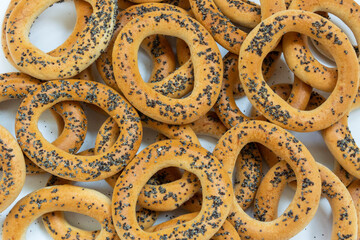 Drying bagels with poppy seeds