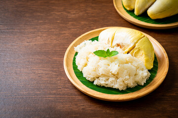 Durian sticky rice on plate