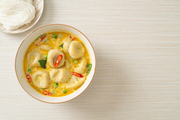 Green curry soup with Fish ball