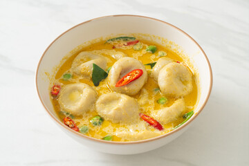 Green curry soup with Fish ball