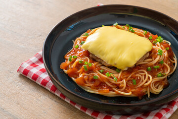 Spaghetti Tomato Sauce with Hamburg and Cheese