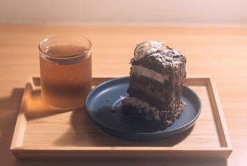 食べかけのチョコレートケーキ