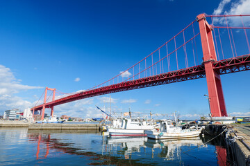 秋の青空と若戸大橋　福岡県北九州市