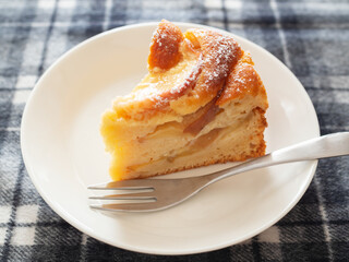 手作りのアップルヨーグルトケーキ