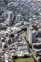 中央線の三鷹駅北口付近を空撮