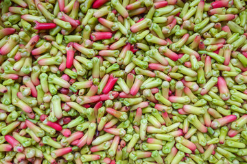 a stretch of fresh cloves