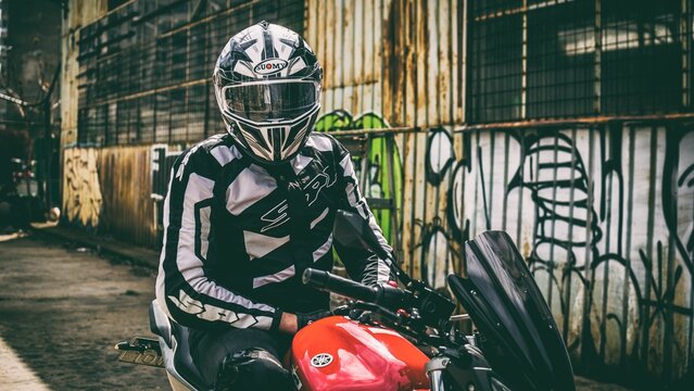 Imágenes de Biker: descubre bancos de fotos, ilustraciones, vectores y ...