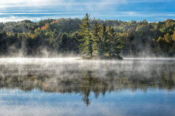Fototapeta premium Mist on the lake