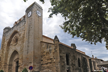 La Chiesa di Nostra Signora dei Sablons di Aigues-Mortes – la Città Fortezza della Camargue....