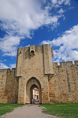 Fototapeta na wymiar Le mura di Aigues Mortes – la Città Fortezza della Camargue. Francia